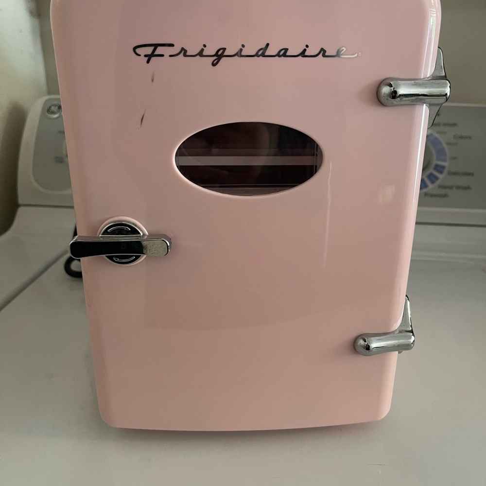 Frigidaire mini fridge